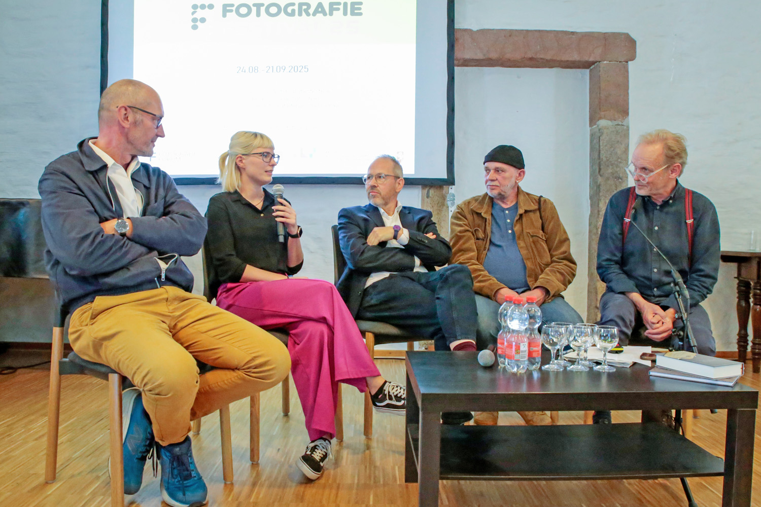 fotofestival 3 Artist Talk vlnr Johannes Gramm Kathrin Esser Jörg Hempel Christian Roosen Jörg Jung